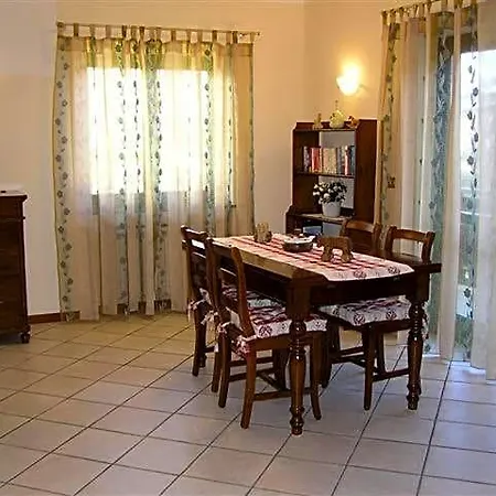 Au Petit Bonheur سانت فينسنت