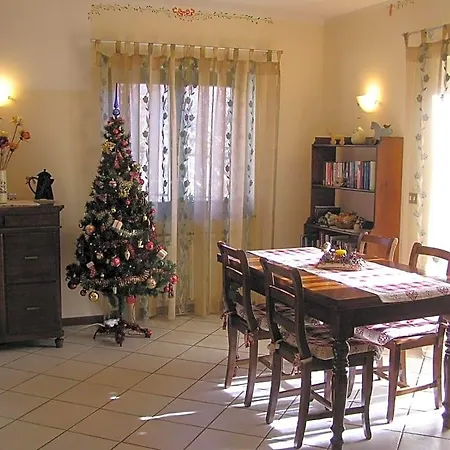 Au Petit Bonheur 3* سانت فينسنت